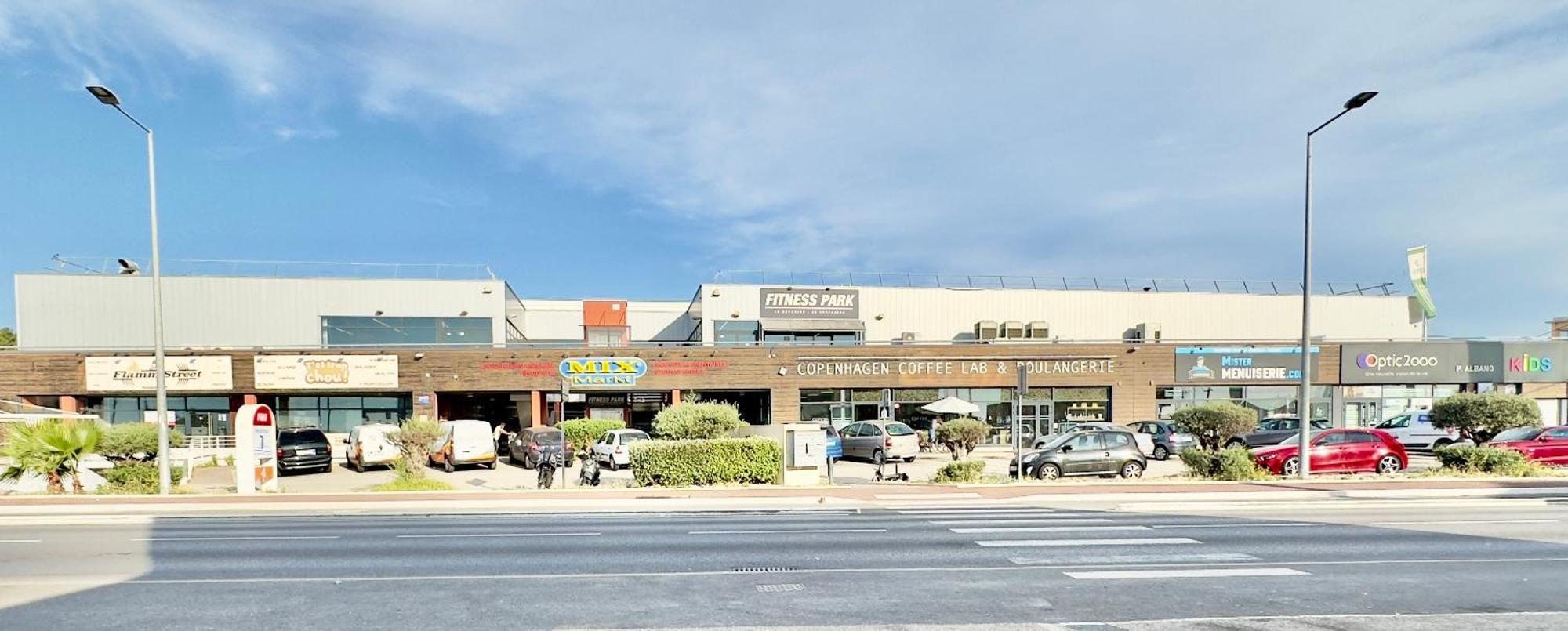 Regent Cote D'Azur Air-Conditioned, Pool, Garden & Parking ヴィルヌーヴ・ルベ エクステリア 写真