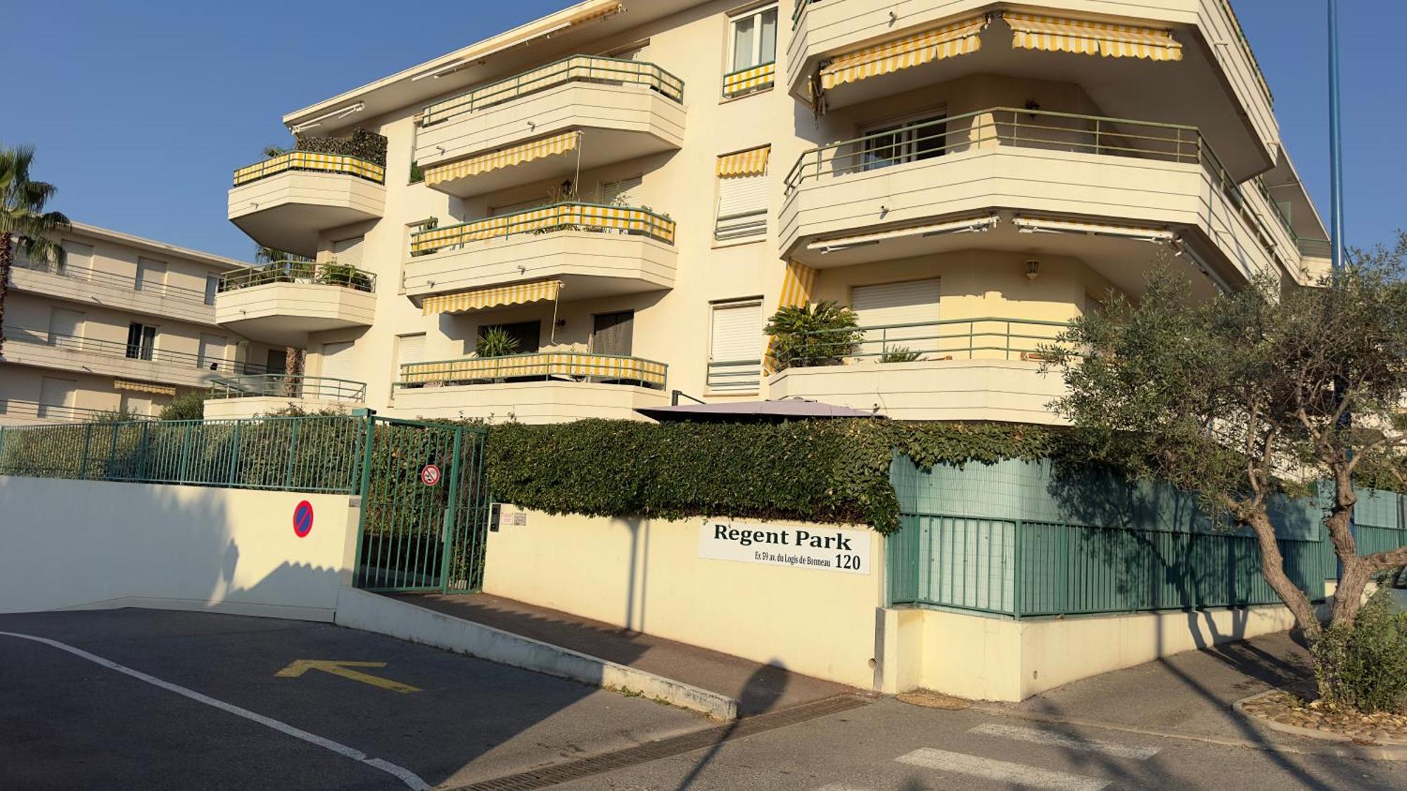 Regent Cote D'Azur Air-Conditioned, Pool, Garden & Parking ヴィルヌーヴ・ルベ エクステリア 写真